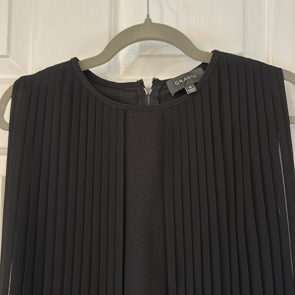 Women’s Gracia Sleeveless Black Pleated Cape Top Chiffon Sheer Overlay Lined - Picture 5 of 8